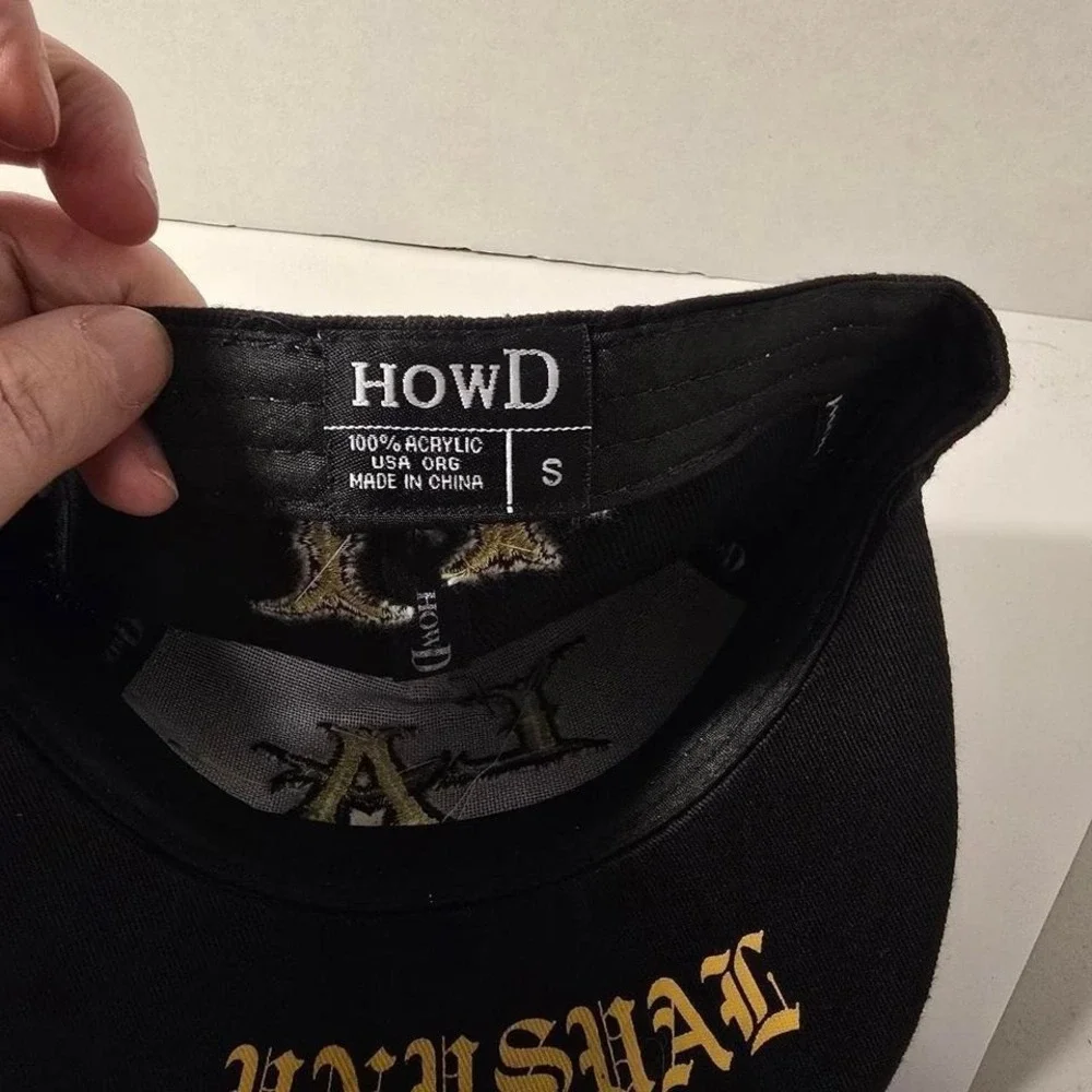 0069 NWT HOWD Black & Gold LA size S ball caps. Elevate‎ your streetwear